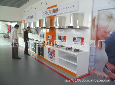 工廠直銷 實(shí)木展柜與烤漆展示柜 上海市寶山區(qū)華眾家具廠的展覽展示服務(wù)